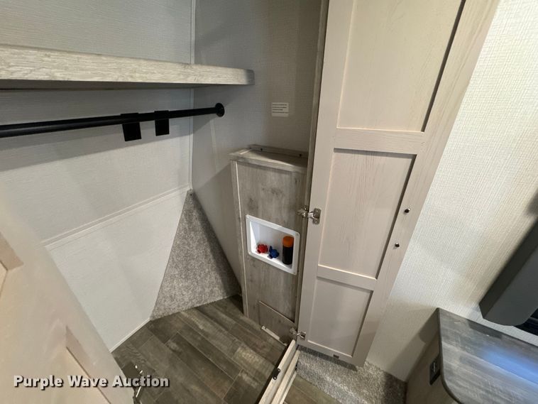 image for item EH5366 2023 Keystone  Avalanche  camper