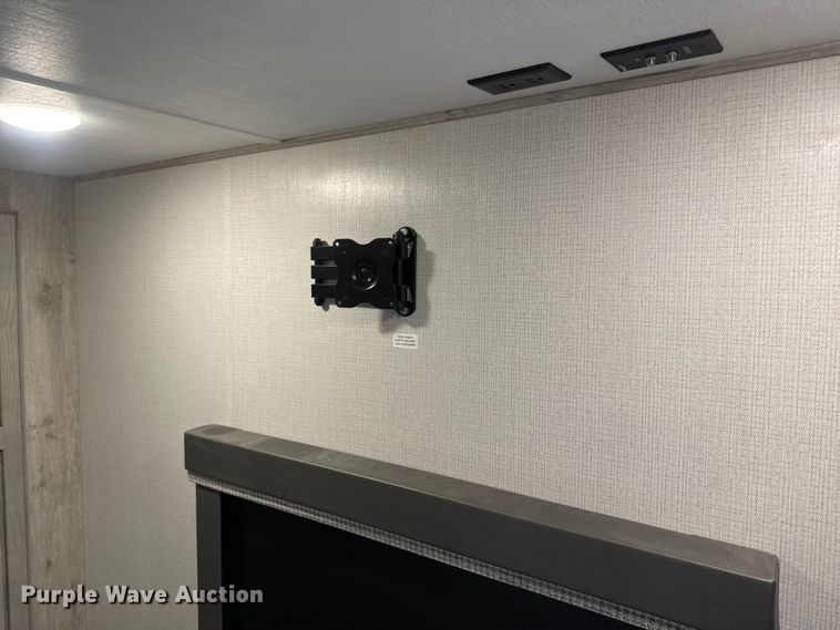 image for item EH5366 2023 Keystone  Avalanche  camper