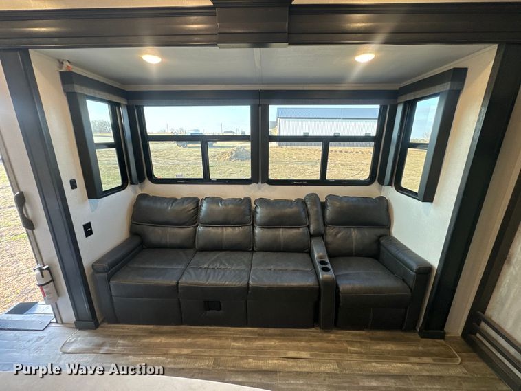 image for item EH5366 2023 Keystone  Avalanche  camper