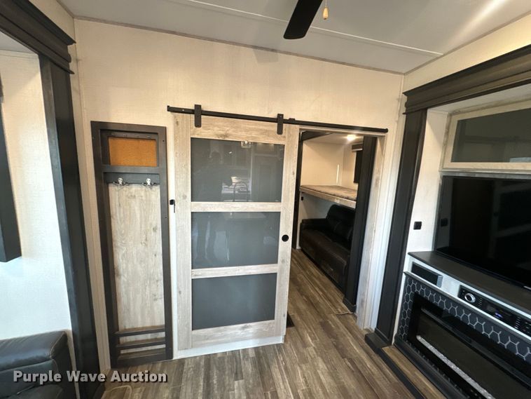 image for item EH5366 2023 Keystone  Avalanche  camper