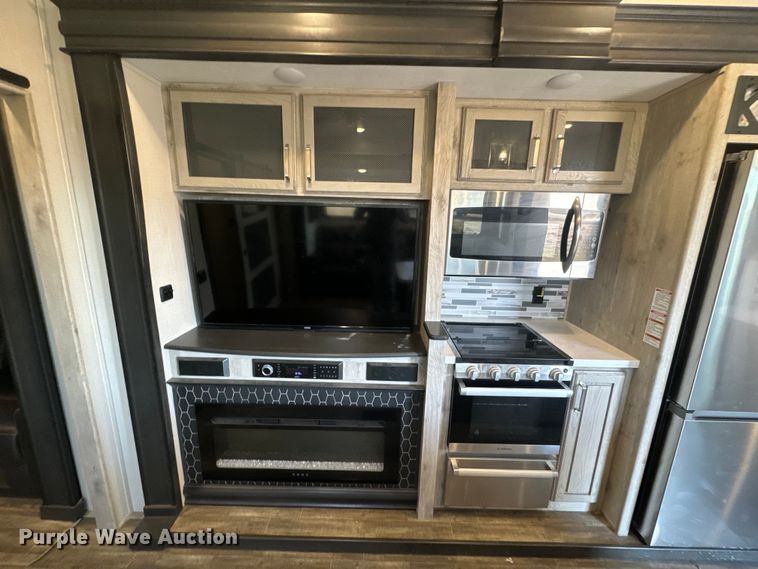 image for item EH5366 2023 Keystone  Avalanche  camper