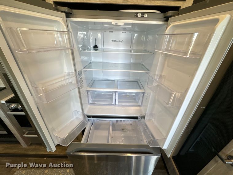 image for item EH5366 2023 Keystone  Avalanche  camper