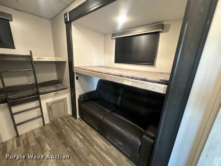 image for item EH5366 2023 Keystone  Avalanche  camper