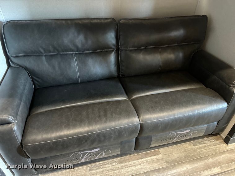 image for item EH5366 2023 Keystone  Avalanche  camper