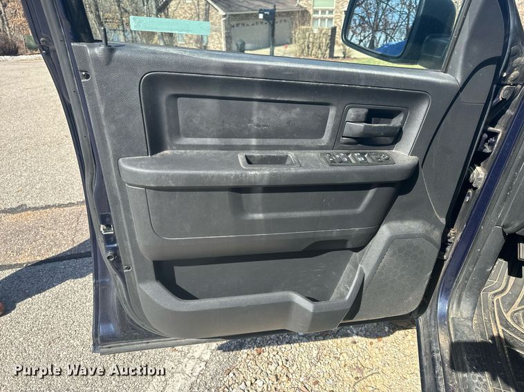 image for item EH6584 2012 Dodge Ram 1500 Quad Cab pickup truck