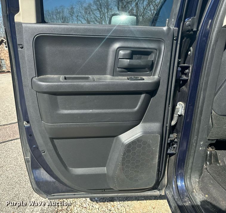 image for item EH6584 2012 Dodge Ram 1500 Quad Cab pickup truck