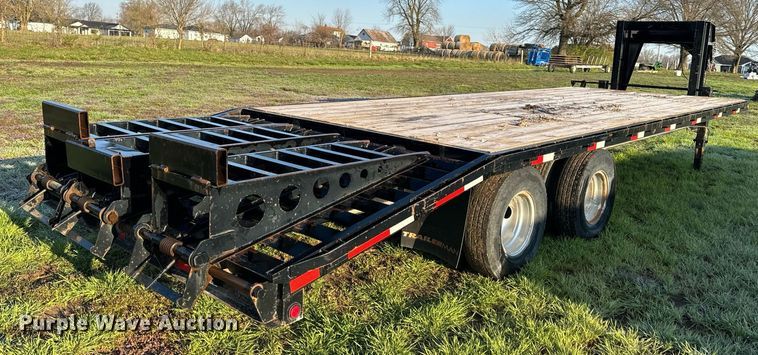 image for item EH6623 2010 Trailerman HHG8205F20 equipment trailer