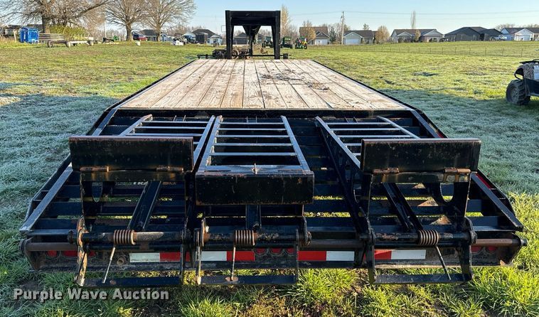 image for item EH6623 2010 Trailerman HHG8205F20 equipment trailer