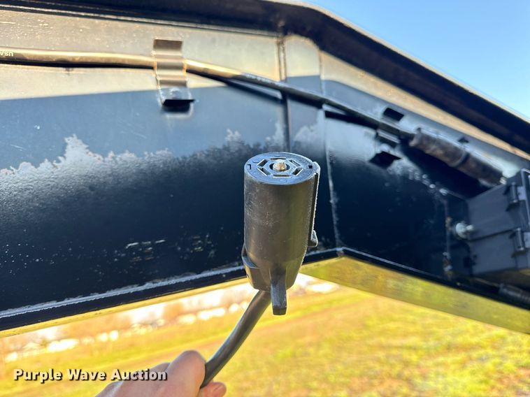 image for item EH6623 2010 Trailerman HHG8205F20 equipment trailer