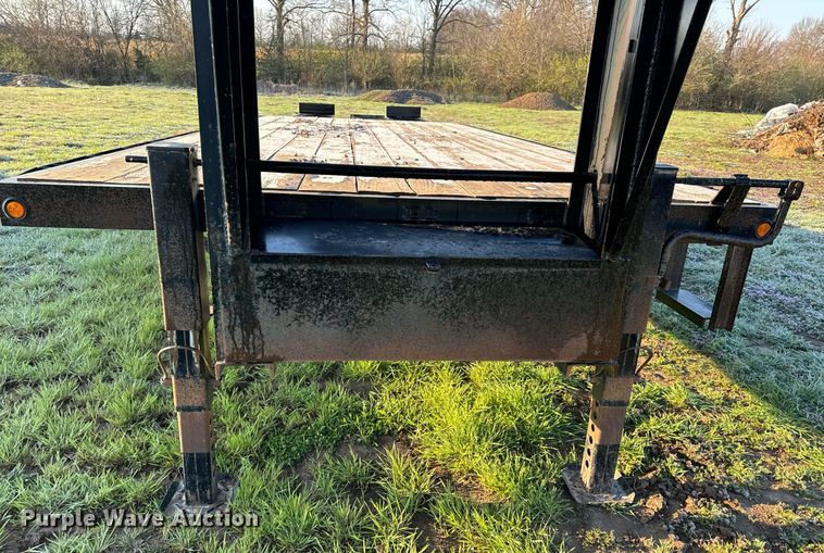 image for item EH6623 2010 Trailerman HHG8205F20 equipment trailer