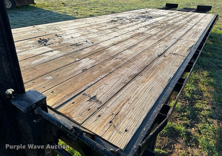 image for item EH6623 2010 Trailerman HHG8205F20 equipment trailer