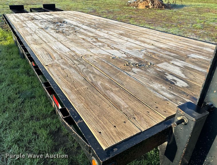 image for item EH6623 2010 Trailerman HHG8205F20 equipment trailer