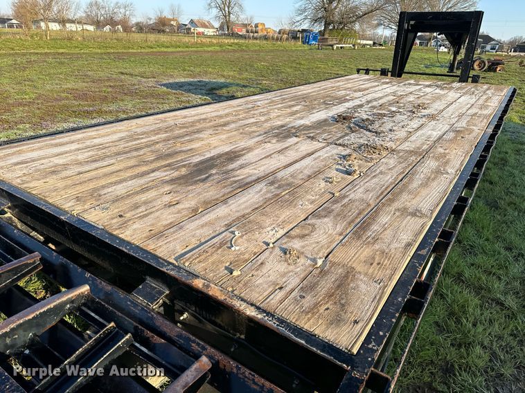 image for item EH6623 2010 Trailerman HHG8205F20 equipment trailer