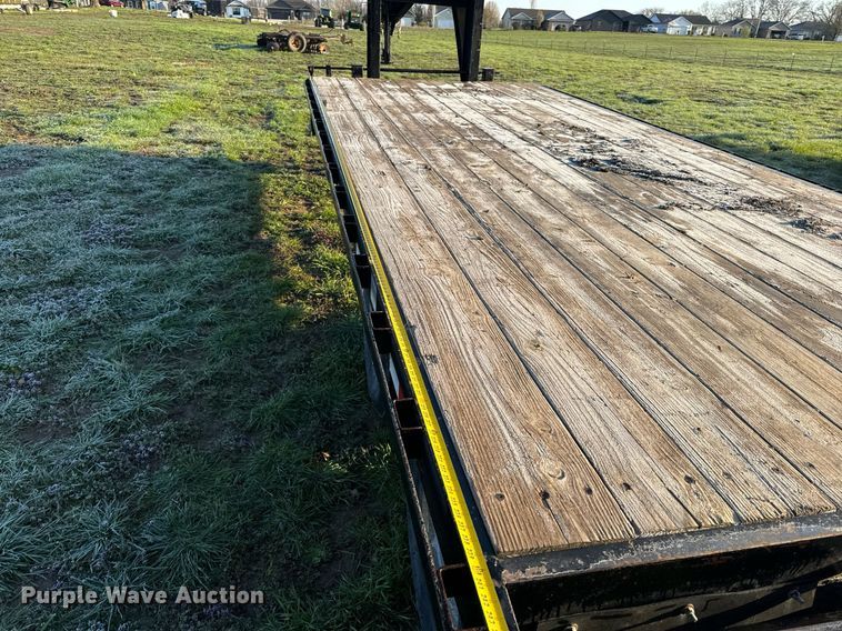 image for item EH6623 2010 Trailerman HHG8205F20 equipment trailer