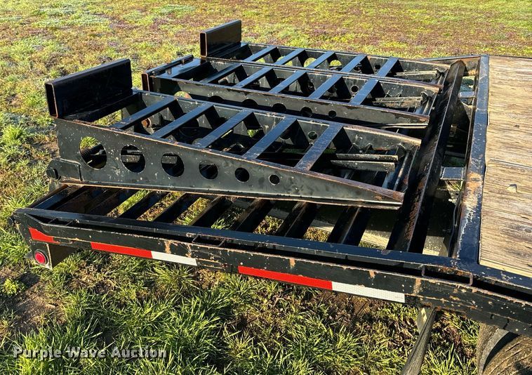 image for item EH6623 2010 Trailerman HHG8205F20 equipment trailer
