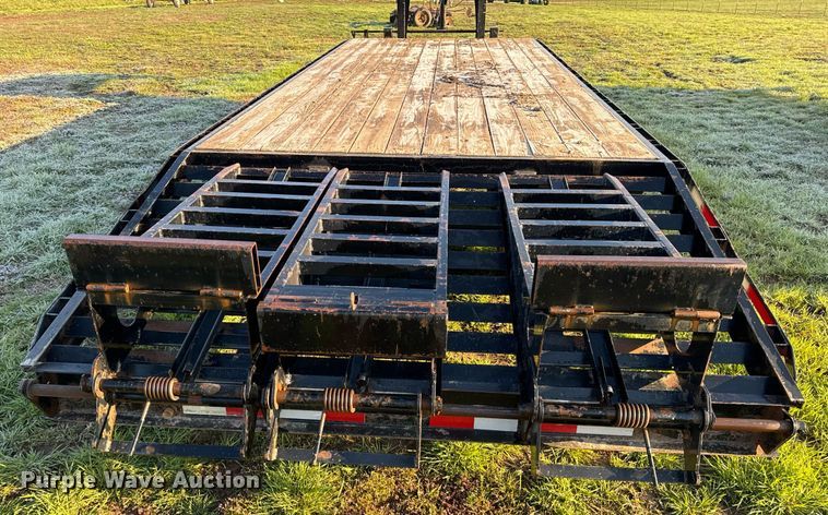 image for item EH6623 2010 Trailerman HHG8205F20 equipment trailer