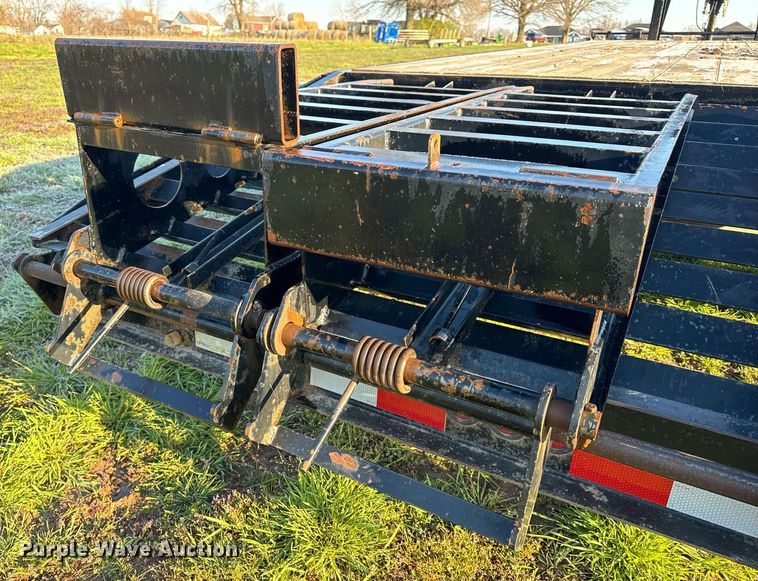 image for item EH6623 2010 Trailerman HHG8205F20 equipment trailer