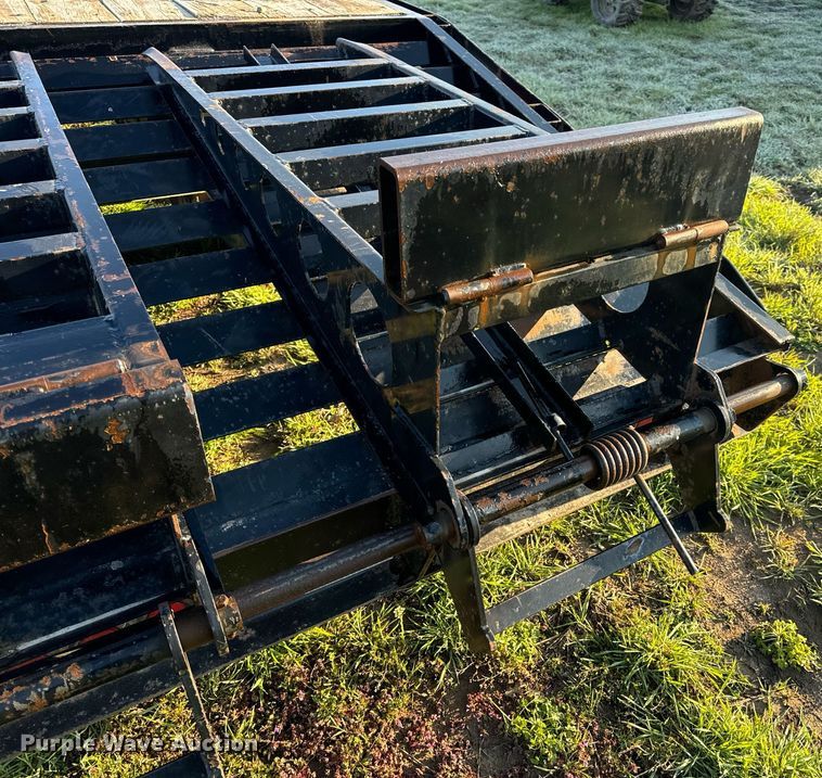 image for item EH6623 2010 Trailerman HHG8205F20 equipment trailer