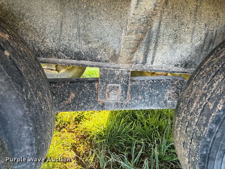 image for item EH6623 2010 Trailerman HHG8205F20 equipment trailer