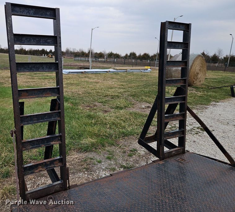 image for item EI3617 2006 Maxey equipment trailer