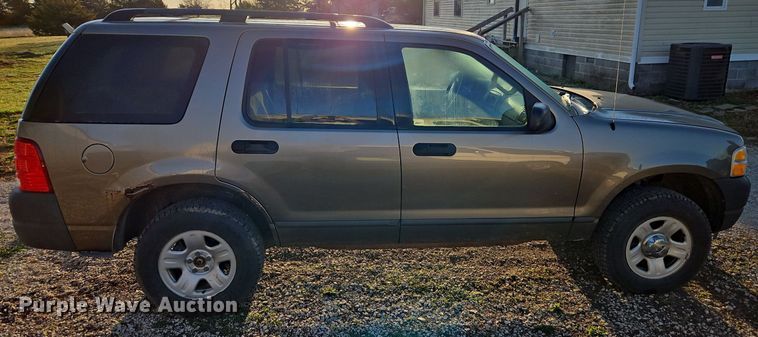 image for item EI3644 2004 Ford Explorer  SUV