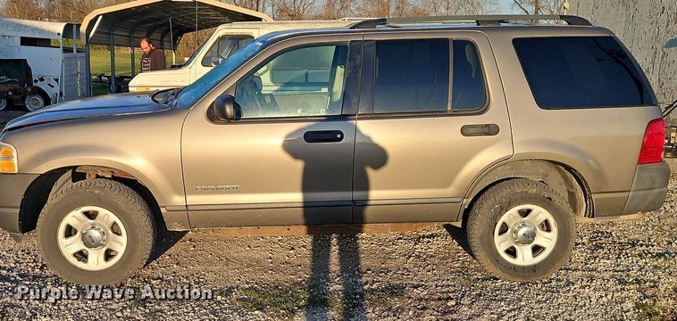 image for item EI3644 2004 Ford Explorer  SUV