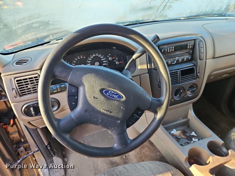 image for item EI3644 2004 Ford Explorer  SUV