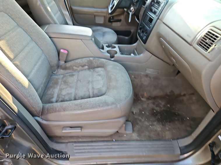 image for item EI3644 2004 Ford Explorer  SUV