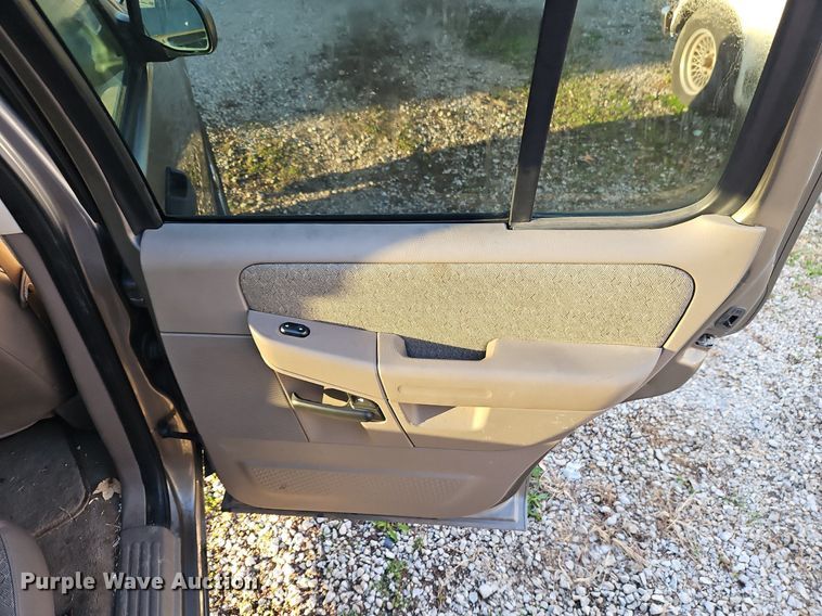 image for item EI3644 2004 Ford Explorer  SUV
