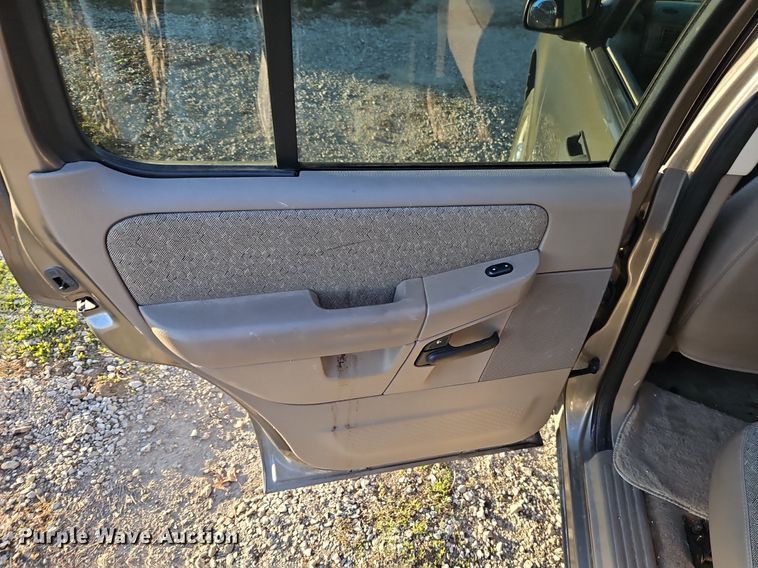 image for item EI3644 2004 Ford Explorer  SUV