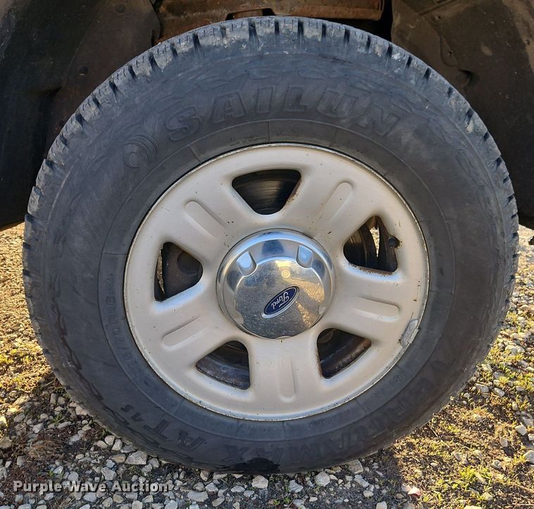 image for item EI3644 2004 Ford Explorer  SUV