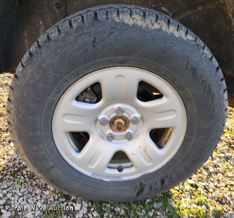 image for item EI3644 2004 Ford Explorer  SUV