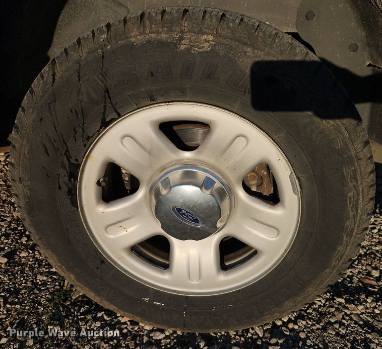 image for item EI3644 2004 Ford Explorer  SUV
