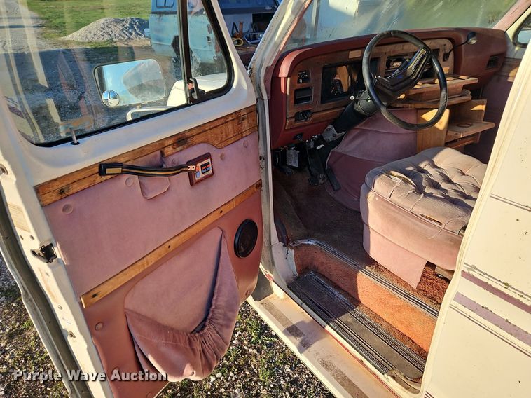 image for item EI3645 1989 Ford E150 van