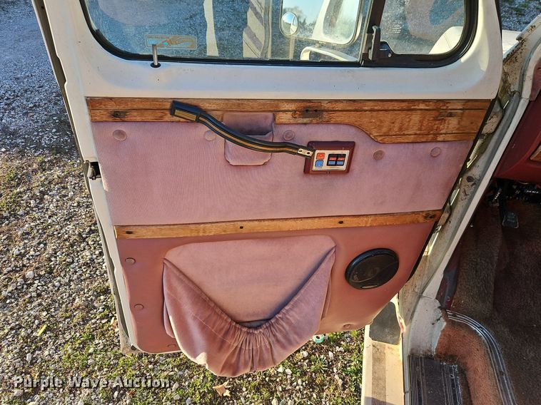 image for item EI3645 1989 Ford E150 van