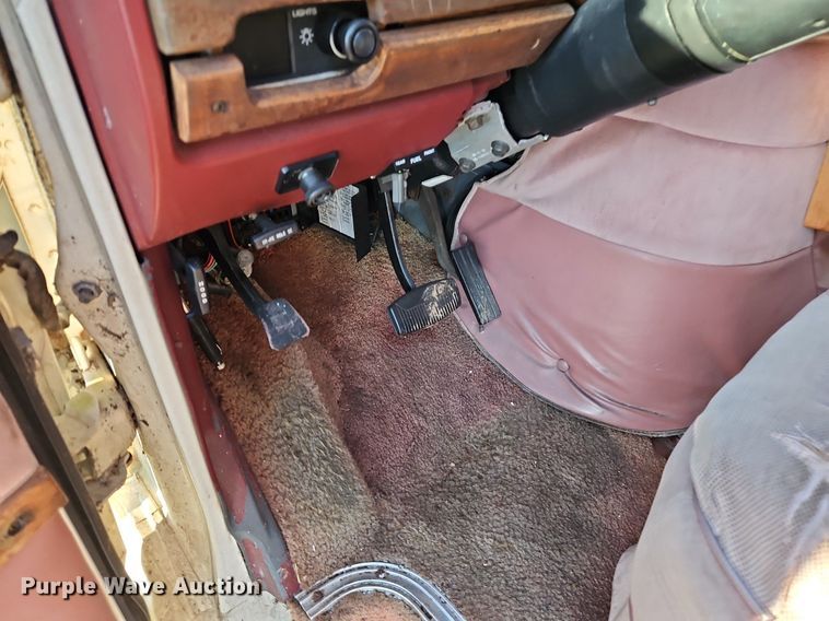 image for item EI3645 1989 Ford E150 van