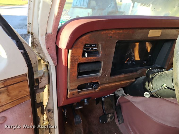 image for item EI3645 1989 Ford E150 van