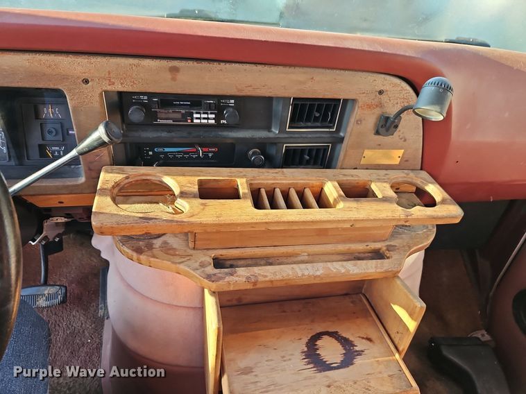 image for item EI3645 1989 Ford E150 van