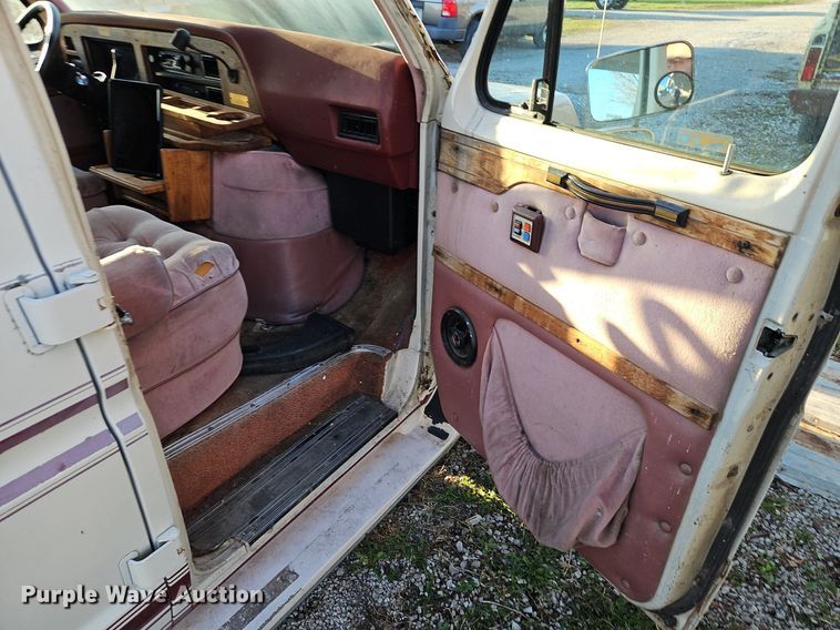 image for item EI3645 1989 Ford E150 van