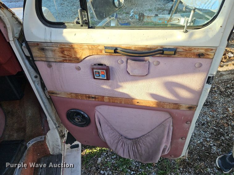 image for item EI3645 1989 Ford E150 van