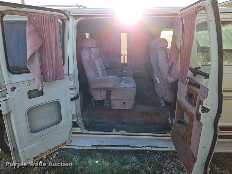 image for item EI3645 1989 Ford E150 van