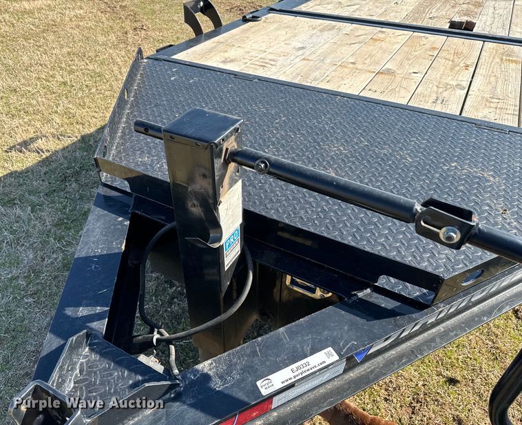 image for item EJ0332 2020 Diamond C tilt deck utility trailer