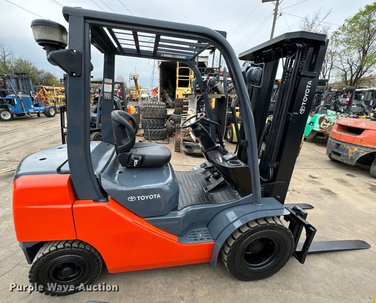 image for item EJ0359 Toyota forklift