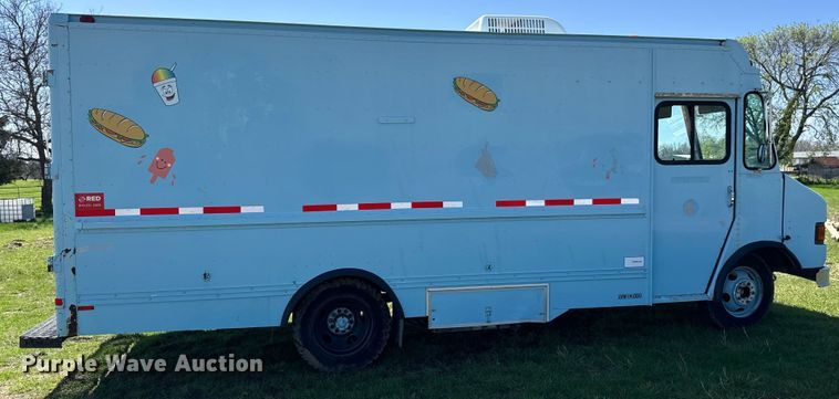 image for item EJ0363 1994 GMC food truck