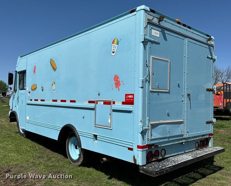 image for item EJ0363 1994 GMC food truck