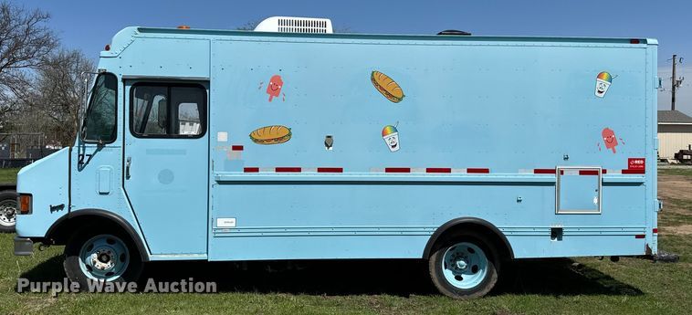 image for item EJ0363 1994 GMC food truck