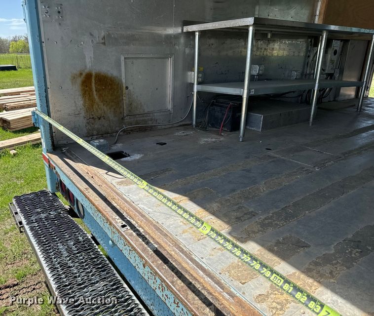 image for item EJ0363 1994 GMC food truck