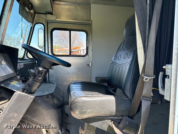 image for item EJ0363 1994 GMC food truck