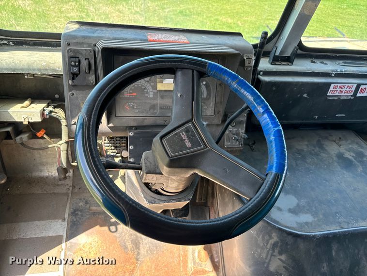 image for item EJ0363 1994 GMC food truck