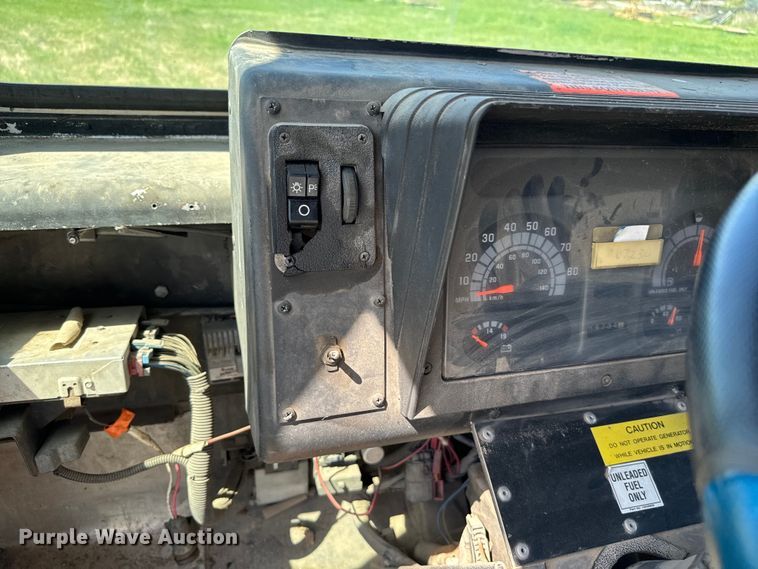 image for item EJ0363 1994 GMC food truck